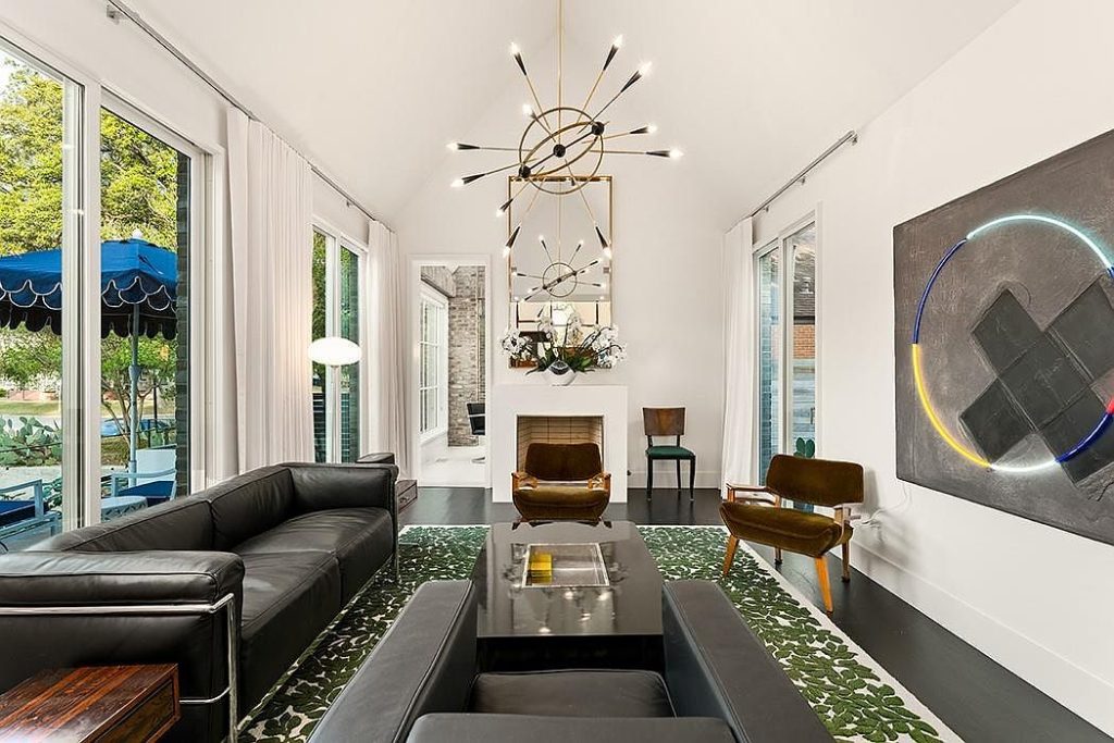 1803 Palma Plaza