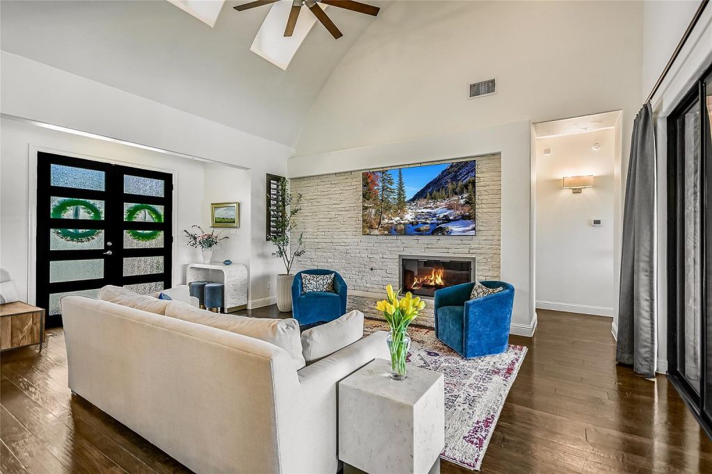 810 Crestone Stream Drive