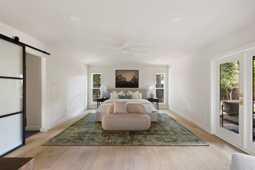 10707 Pinehurst Dr
