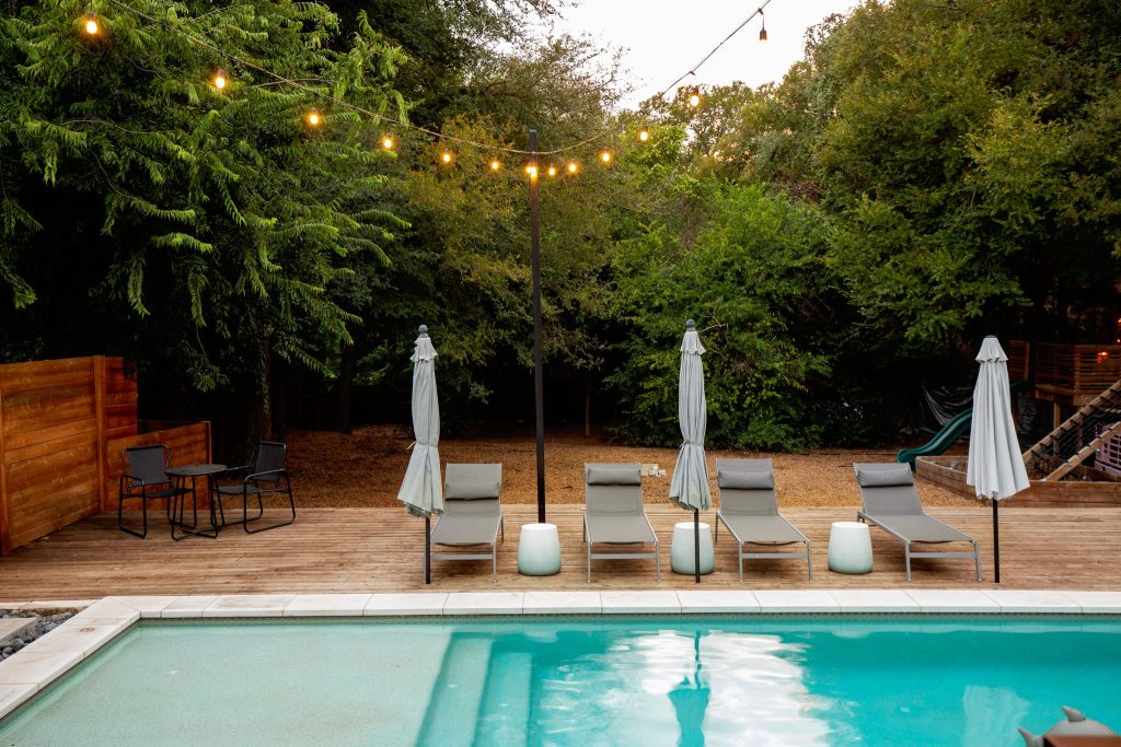 1214 Deloney