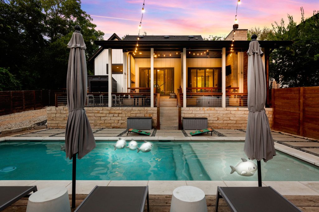 1214 Deloney