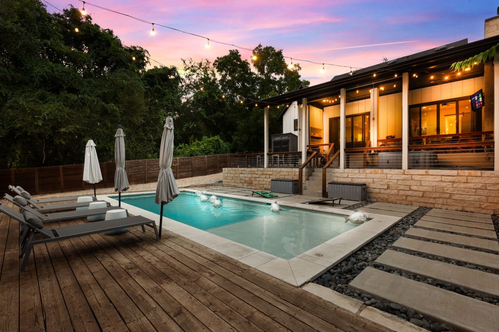 1214 Deloney