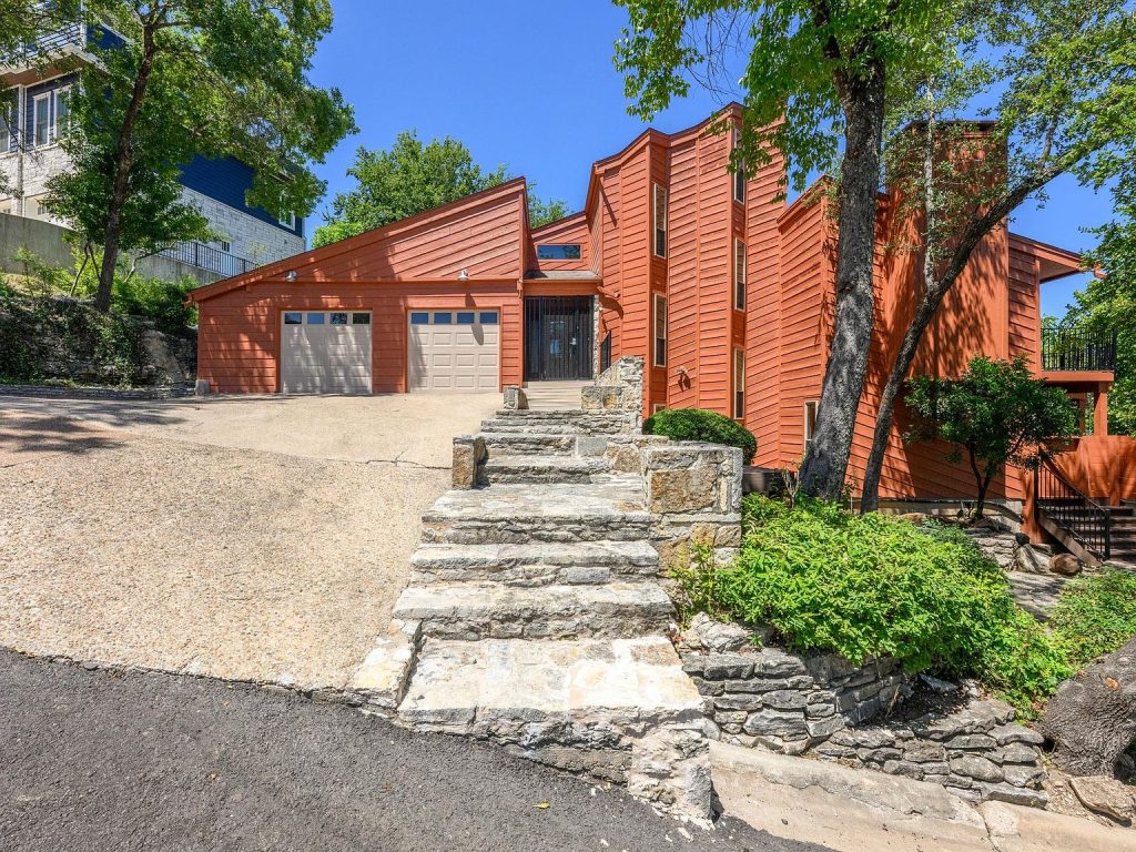 5104 Beverly Hills Dr