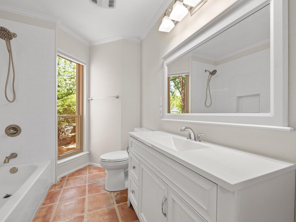 5104 Beverly Hills Dr