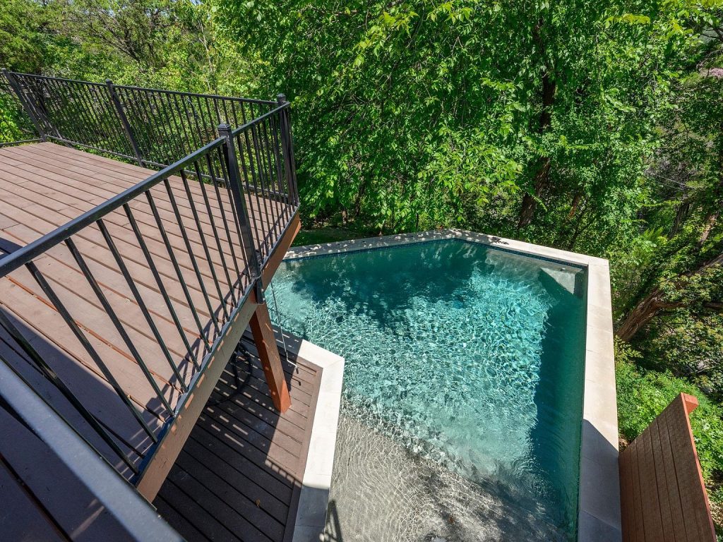 5104 Beverly Hills Dr
