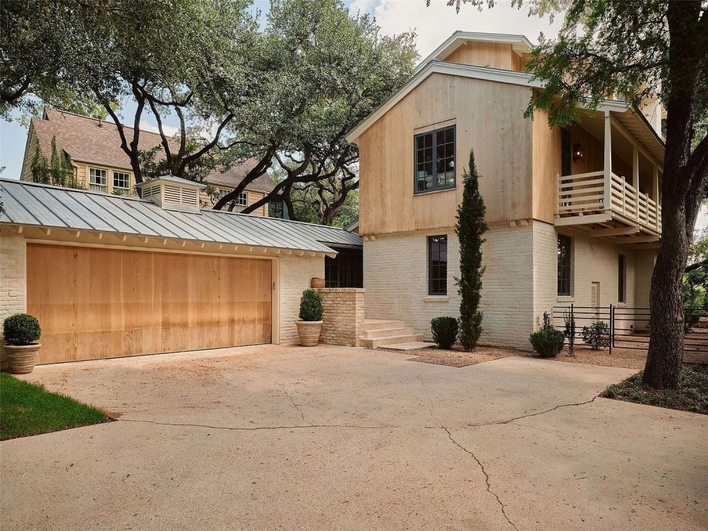 1012 Gaston Ave