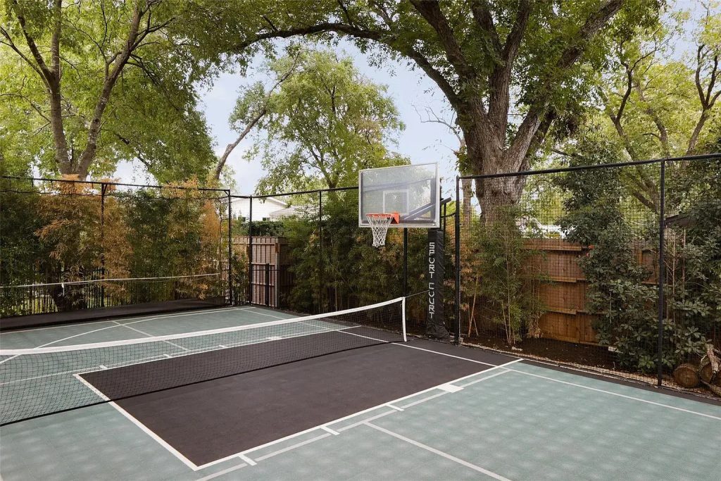 2308 Bridle Path