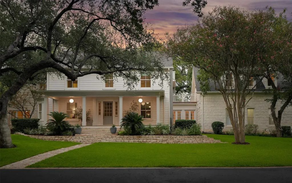 2308 Bridle Path