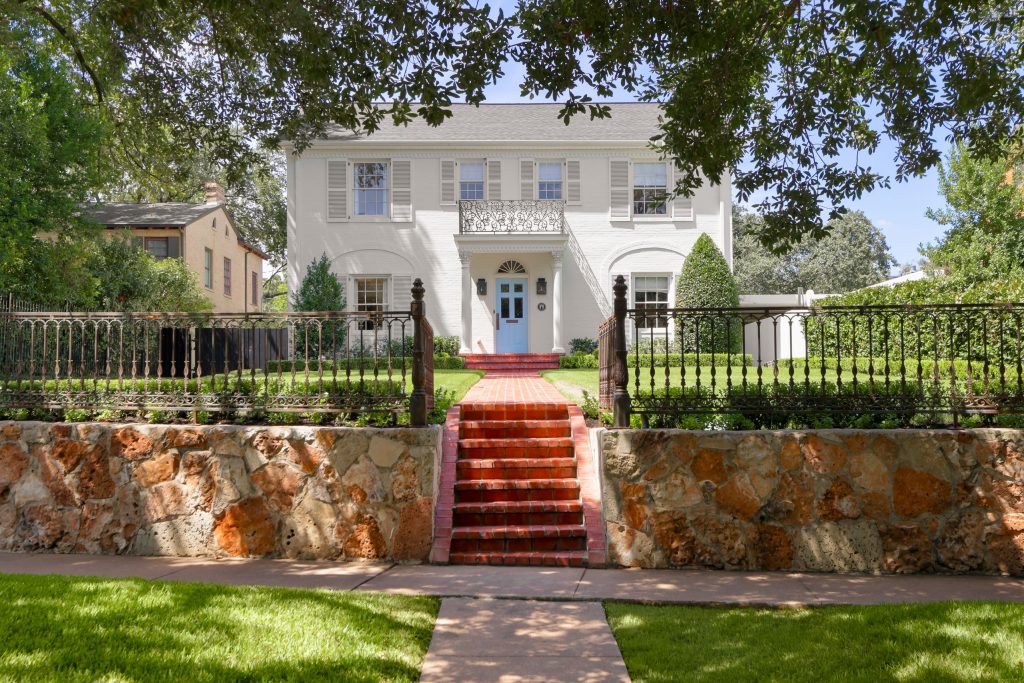 2402 Harris Blvd