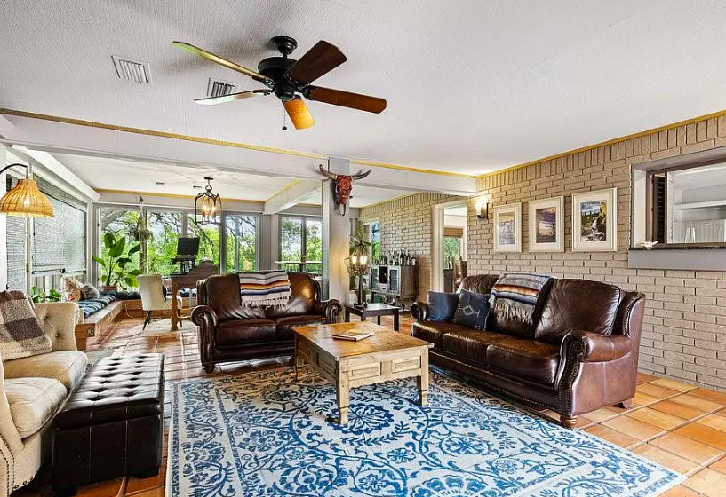 10301 La Costa Drive