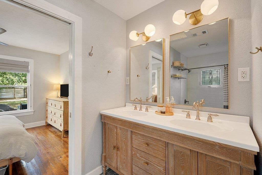 403 W 55th St