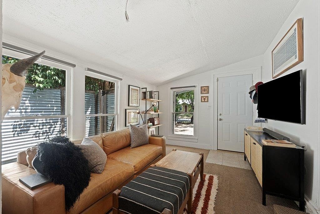 403 W 55th St