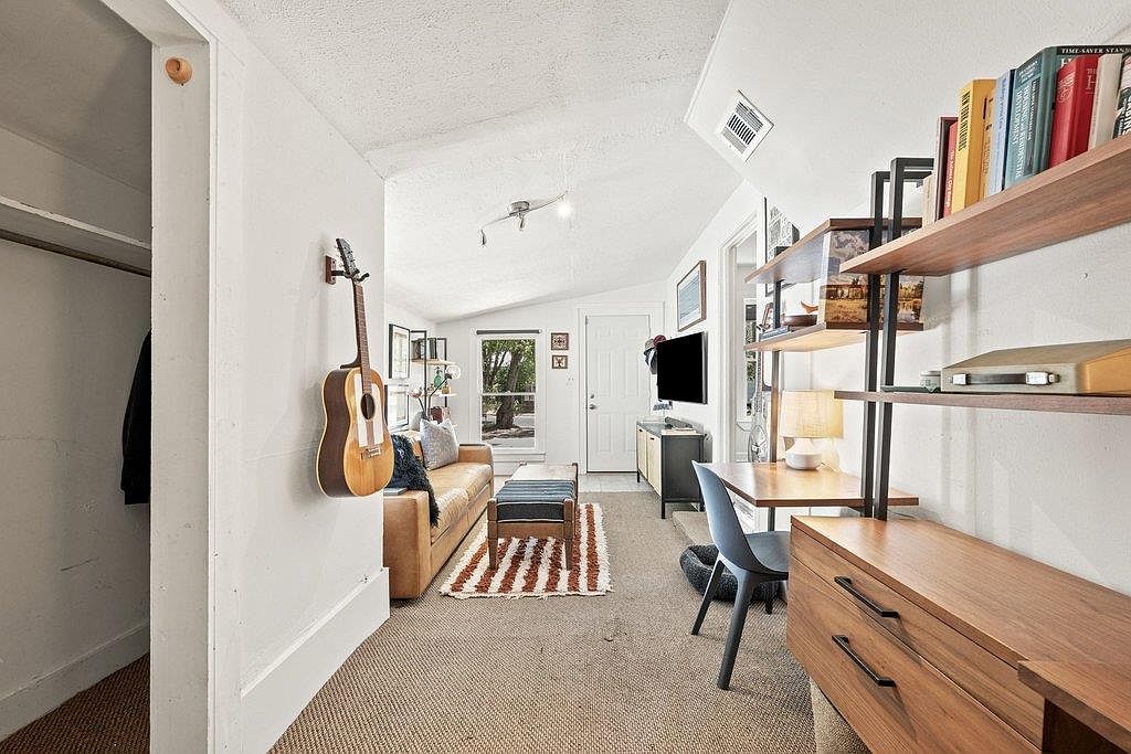 403 W 55th St