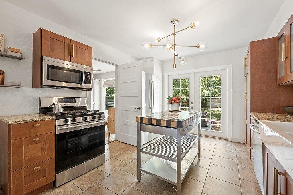 403 W 55th St